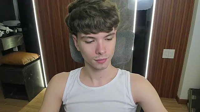 Snapshot of calvin_love_you chatting on 05-09-26, 05:07 calvin love you online show from 05-09-26, 05:07