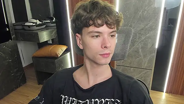 Snapshot of calvin_love_you chatting on 06-09-26, 05:02 calvin love you online show from 06-09-26, 05:02