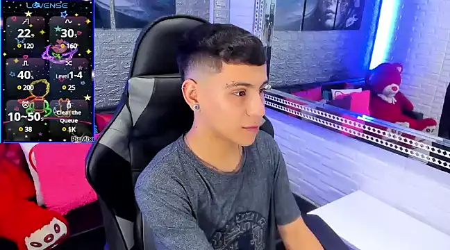 salvadorgomezx online show from 12-02-24, 09:39