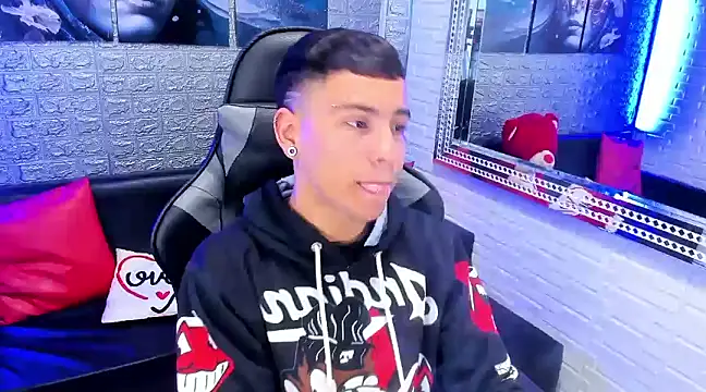 salvadorgomezx online show from 12-19-24, 07:51