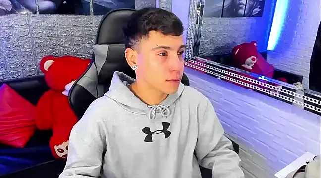 salvadorgomezx online show from 01-08-25, 08:07