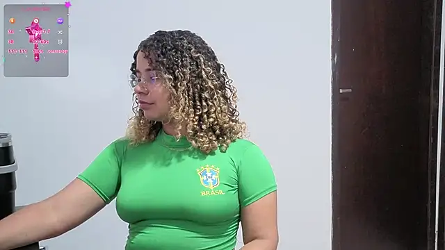 VitoriaFernandes online show from 02-15-26, 11:23