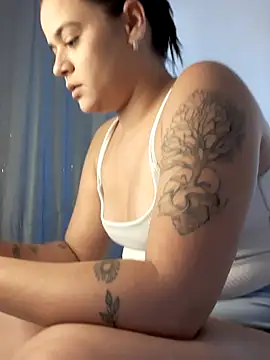 rebeccaareys online show from 02-05-26, 08:35