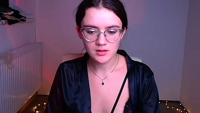 Snapshot of Josephine_jo chatting on 12-22-24, 01:01 Josephine jo online show from 12-22-24, 01:01