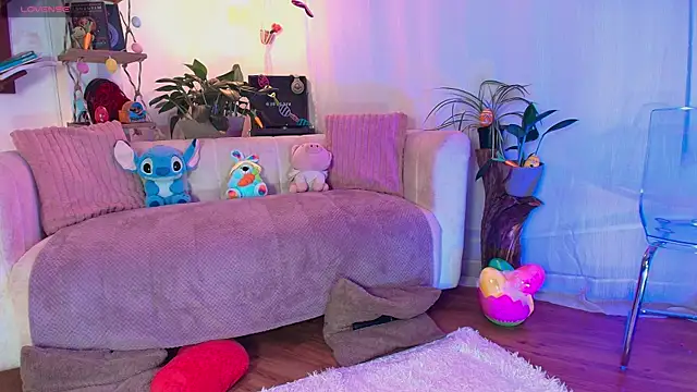 HANNAH LOVEE online show from 04-05-26, 03:58