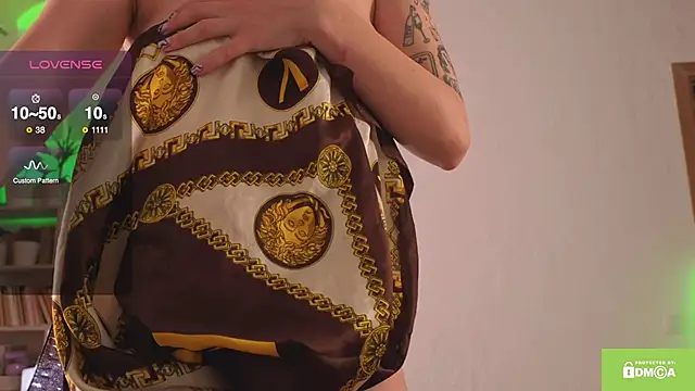 Snapshot of ginavontease chatting on 11-16-25, 10:10 ginavontease online show from 11-16-25, 10:10