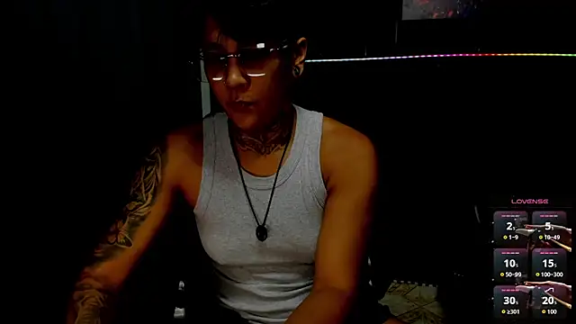 ZhoeStrong online show from 10-27-25, 10:14