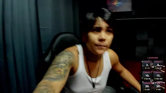 ZhoeStrong online show from 11-23-25, 05:57