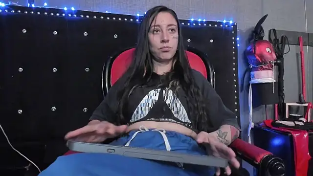 LusstCruella online show from 01-19-25, 07:15