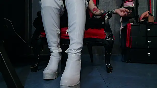 LusstCruella online show from 01-29-25, 09:39