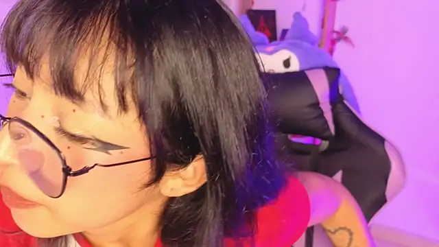 Yommi Winx online show from 12-05-25, 01:47