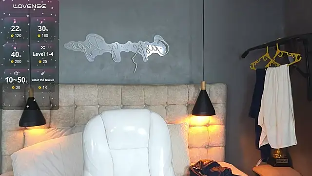 Laia and Aloby online show from 11-19-25, 10:10