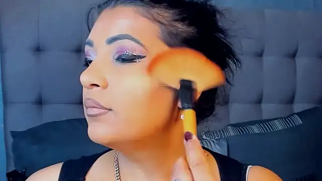 AmyCubes online show from 10-31-25, 04:57