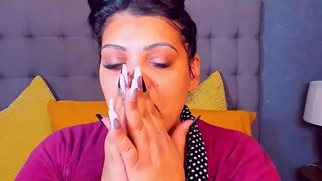 AmyCubes online show from 04-06-26, 04:46