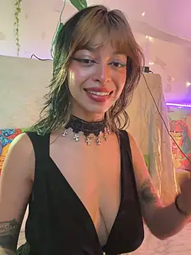 Snapshot of Kitty_arts chatting on 01-31-25, 01:01 Kitty arts online show from 01-31-25, 01:01