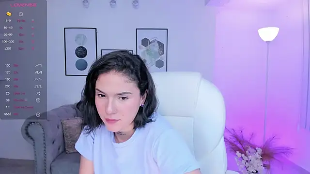 Snapshot of kendaall_jenner_ chatting on 12-20-24, 01:58 kendaall jenner online show from 12-20-24, 01:58