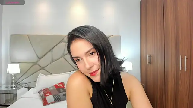 Snapshot of kendaall_jenner_ chatting on 12-31-24, 04:49 kendaall jenner online show from 12-31-24, 04:49