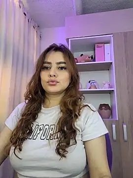 Snapshot of Lu_perez chatting on 05-14-26, 02:46 Lu perez online show from 05-14-26, 02:46