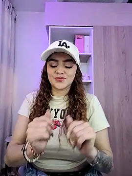 Snapshot of Lu_perez chatting on 06-02-26, 01:13 Lu perez online show from 06-02-26, 01:13