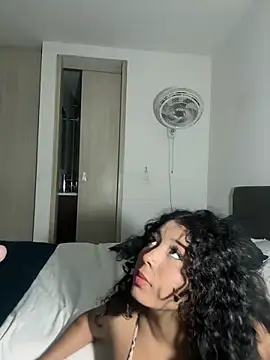 Snapshot of G_Poseidon_y_Cloe chatting on 01-05-25, 08:42 G Poseidon y Cloe online show from 01-05-25, 08:42