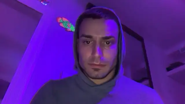 hot shot 13 online show from 11-06-25, 03:40