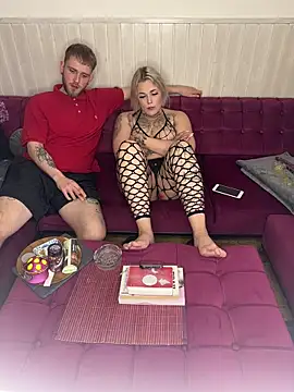 Snapshot of elina_may chatting on 03-08-25, 04:06 elina may online show from 03-08-25, 04:06