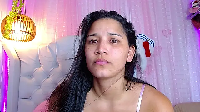 Snapshot of Alison_Wiley chatting on 07-10-26, 04:06 Alison Wiley online show from 07-10-26, 04:06