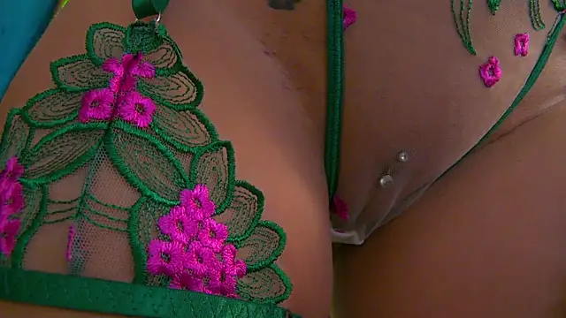 Foxxxy MILF online show from 06-08-26, 03:51