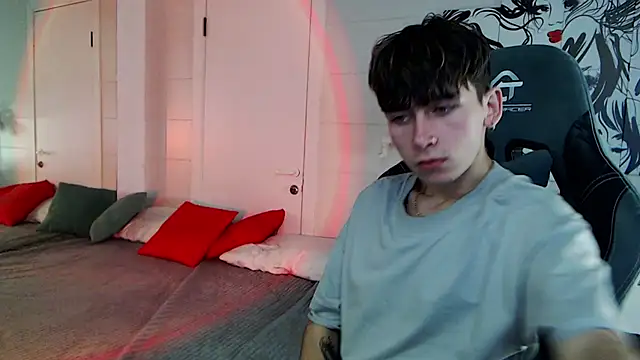 Snapshot of Bad_Boy9996 chatting on 12-13-24, 04:49 Bad Boy9996 online show from 12-13-24, 04:49