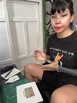 EemaHaruki online show from 12-19-24, 06:01