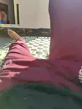 youngbull 21delhi online show from 12-14-24, 05:29