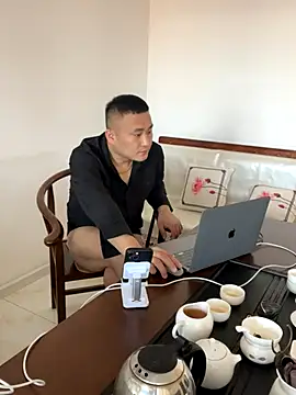 ShaoZian 1 online show from 10-31-25, 04:02