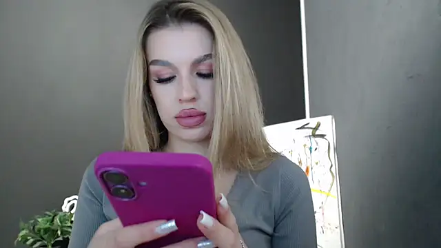 Snapshot of Your_Jessy chatting on 10-22-25, 12:27 Your Jessy online show from 10-22-25, 12:27