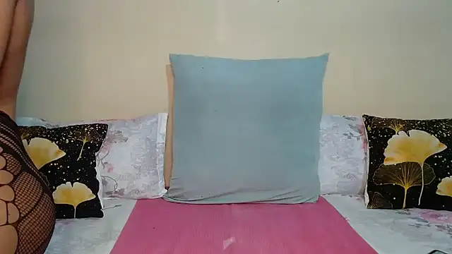 DiamondLuv29 online show from 06-27-26, 02:27