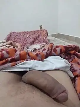 Snapshot of lm279 chatting on 02-27-25, 01:16 lm279 online show from 02-27-25, 01:16