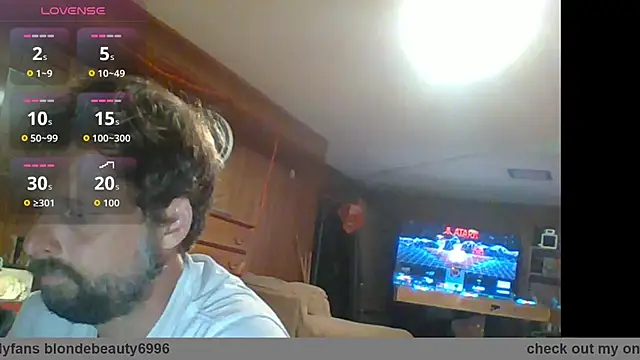 Snapshot of thecatrangler chatting on 09-11-25, 09:37 thecatrangler online show from 09-11-25, 09:37