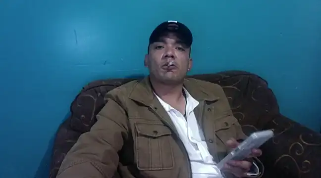 Snapshot of TUMORENO1 chatting on 01-19-25, 01:00 TUMORENO1 online show from 01-19-25, 01:00
