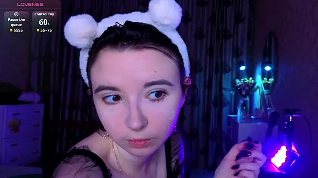 Nora Failure online show from 11-07-25, 01:11