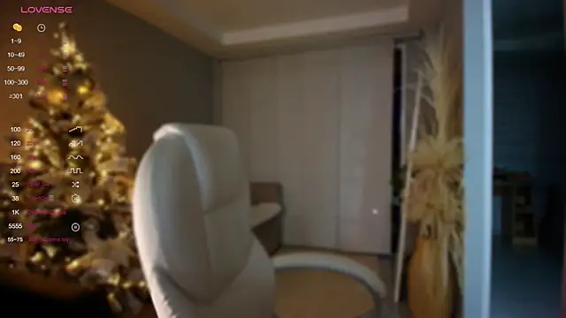 auroracaruso11 online show from 12-19-24, 11:25