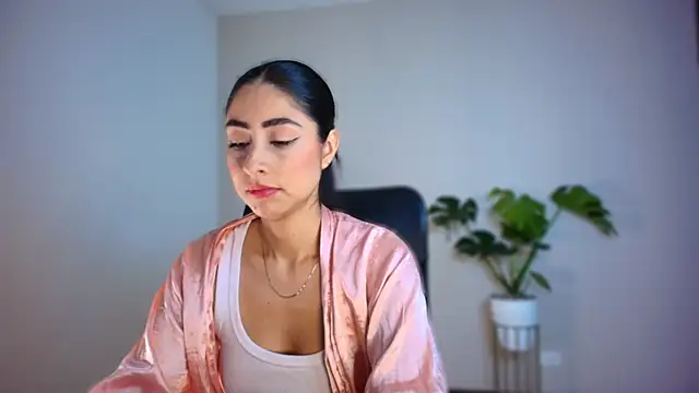 auroracaruso11 online show from 01-14-26, 12:00