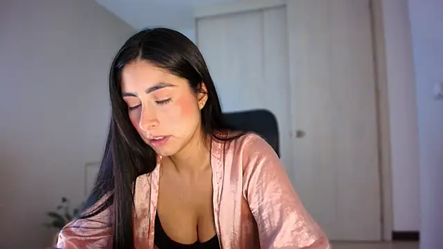 auroracaruso11 online show from 06-12-26, 08:08