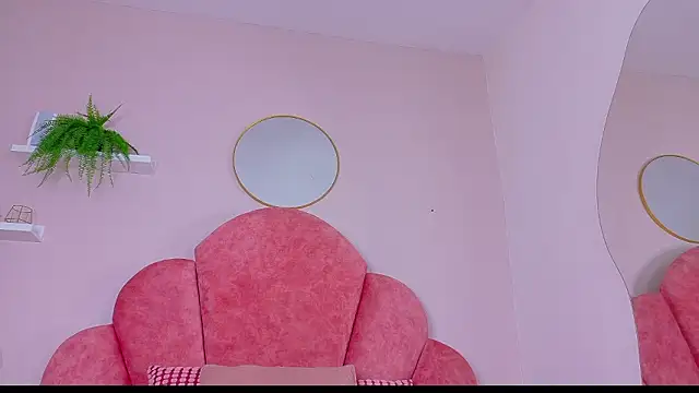 ParisFox  online show from 02-24-26, 07:45