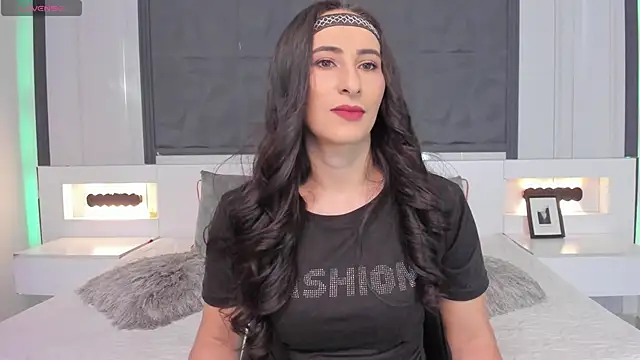 Snapshot of SaraGomez1 chatting on 02-17-25, 12:27 SaraGomez1 online show from 02-17-25, 12:27