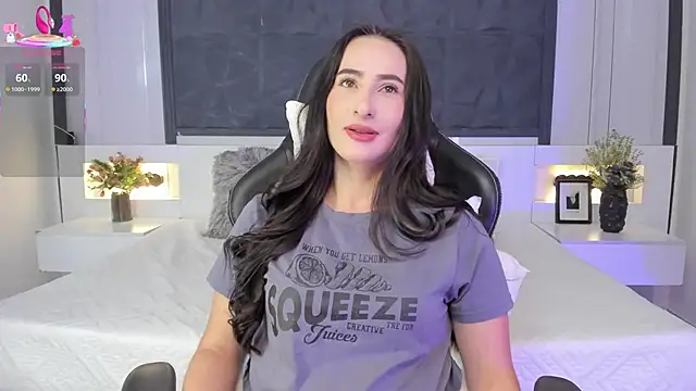 Snapshot of SaraGomez1 chatting on 09-19-25, 01:34 SaraGomez1 online show from 09-19-25, 01:34