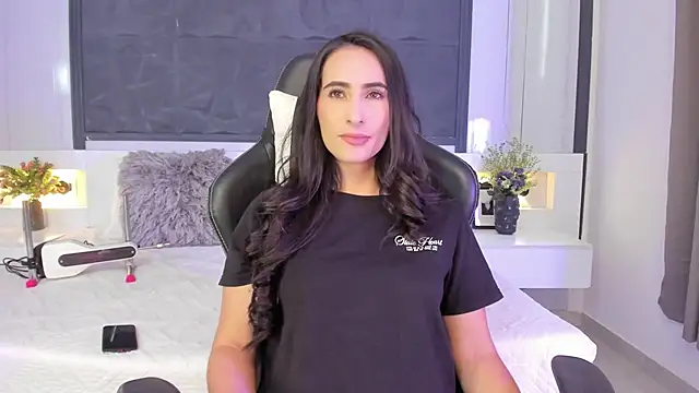 Snapshot of SaraGomez1 chatting on 09-23-25, 03:48 SaraGomez1 online show from 09-23-25, 03:48