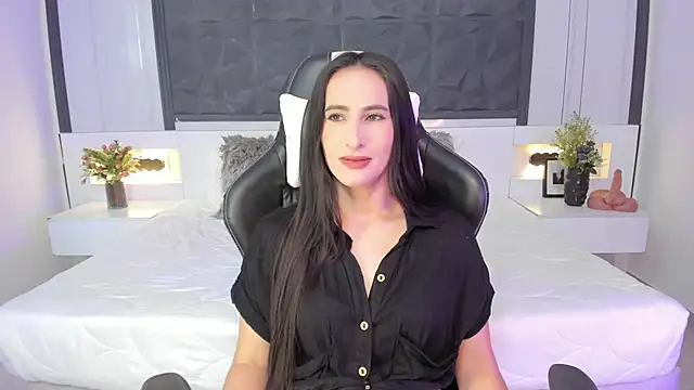 Snapshot of SaraGomez1 chatting on 09-30-25, 04:45 SaraGomez1 online show from 09-30-25, 04:45