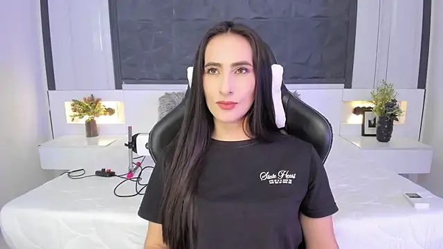 Snapshot of SaraGomez1 chatting on 10-02-25, 04:03 SaraGomez1 online show from 10-02-25, 04:03