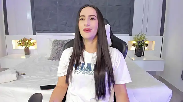 Snapshot of SaraGomez1 chatting on 11-01-25, 12:40 SaraGomez1 online show from 11-01-25, 12:40