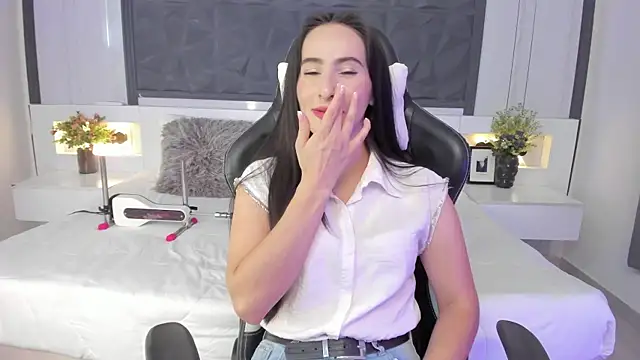 Snapshot of SaraGomez1 chatting on 11-12-25, 04:40 SaraGomez1 online show from 11-12-25, 04:40