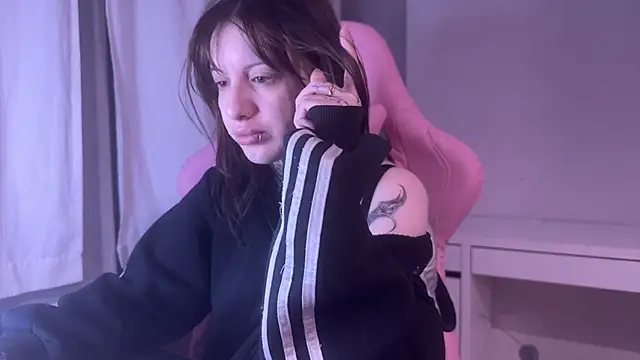 moundliicht1 online show from 04-19-26, 08:44